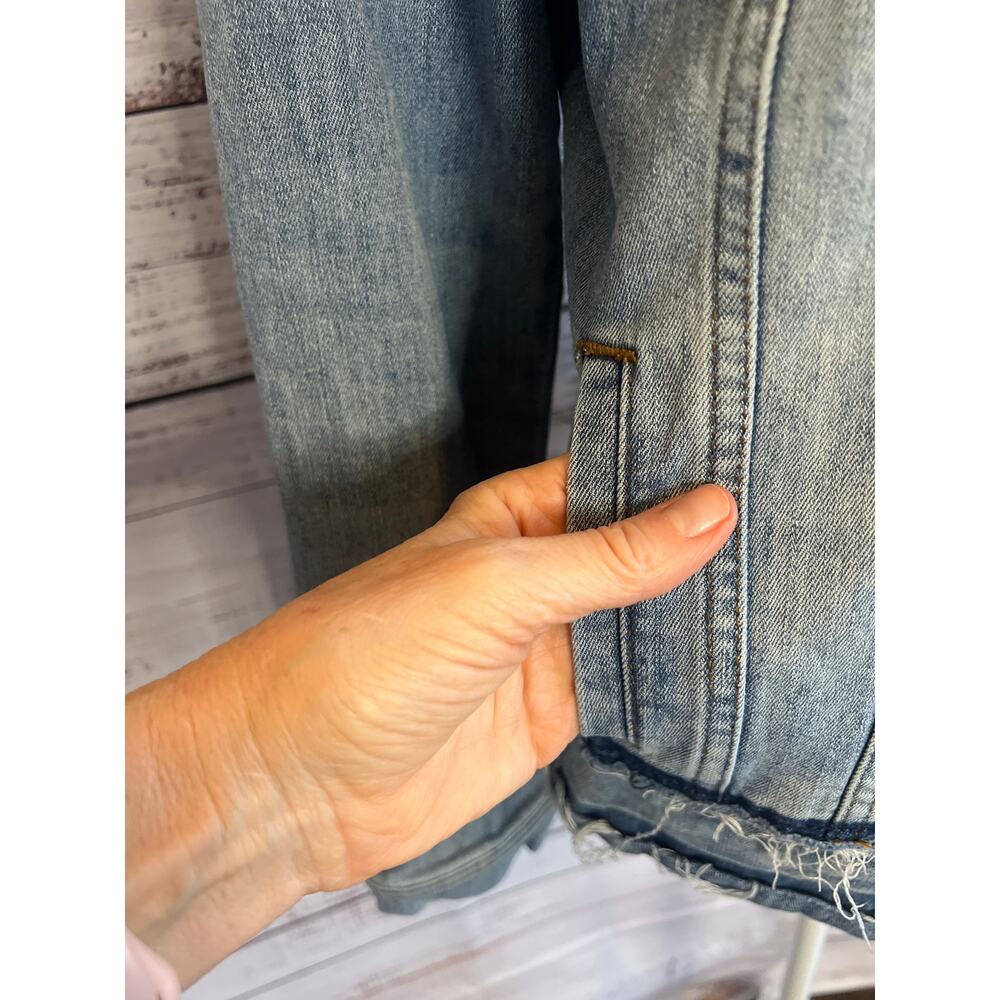Kut from the Kloth Distressed
Raw Hem Light Blue Denim Kara Frayed Hem Jacket L - Picture 5 of 14